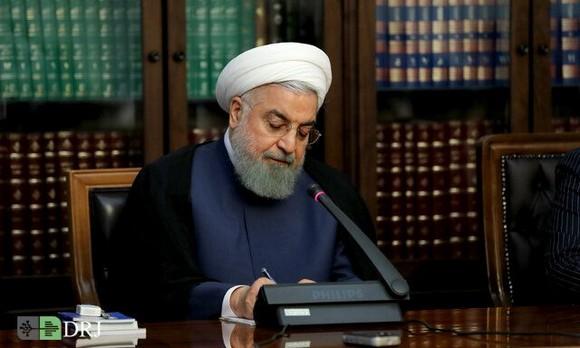 روحانی ۶ قانون مصوب مجلس را برای اجرا ابلاغ کرد
