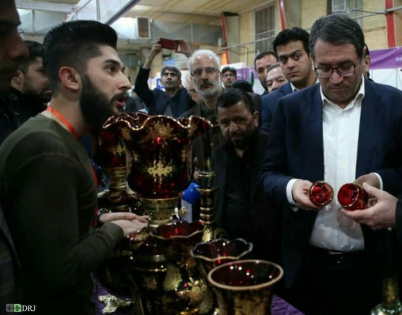 بازدید وزیر صمت از نمایشگاه ربع رشیدی در تبریز